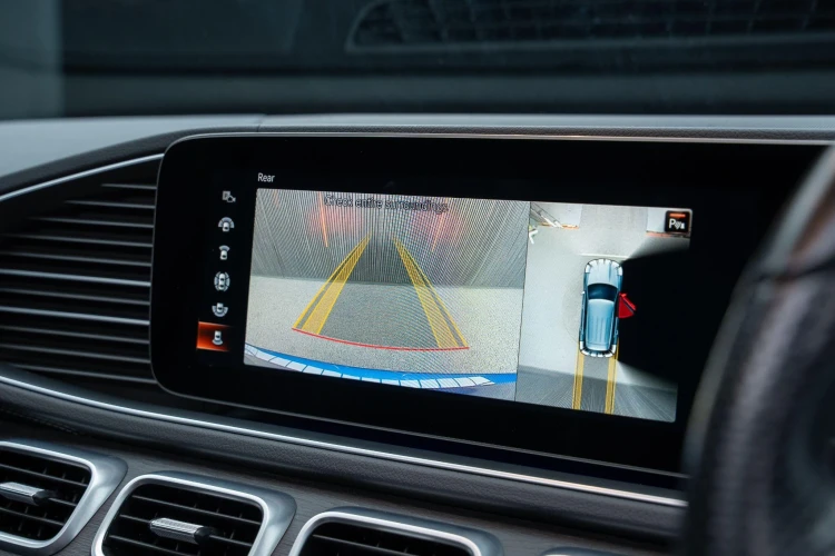 Vehicle Image 8