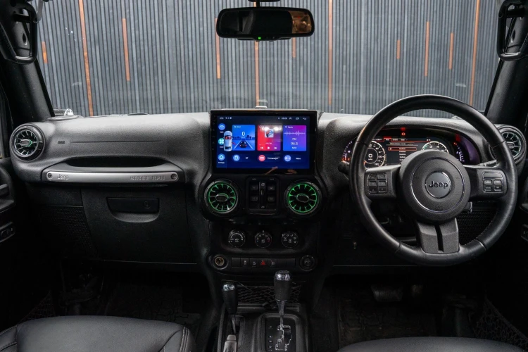 Vehicle Image 7