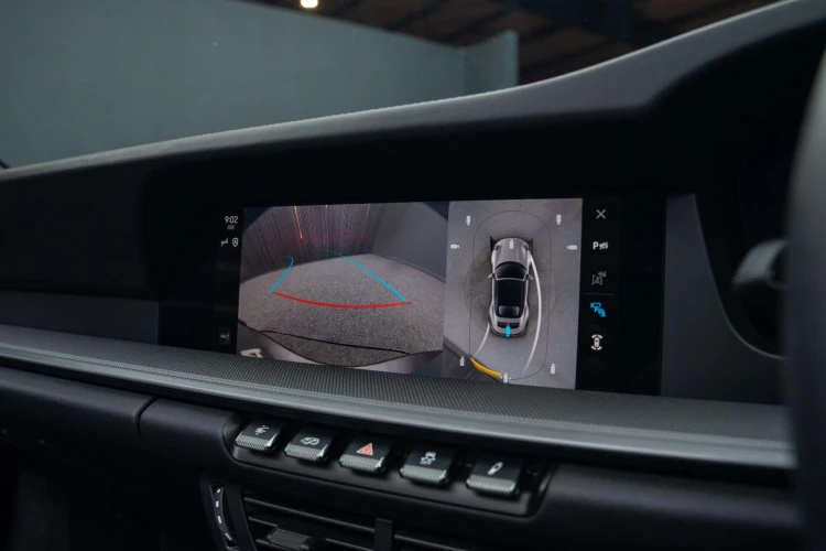 Vehicle Image 10