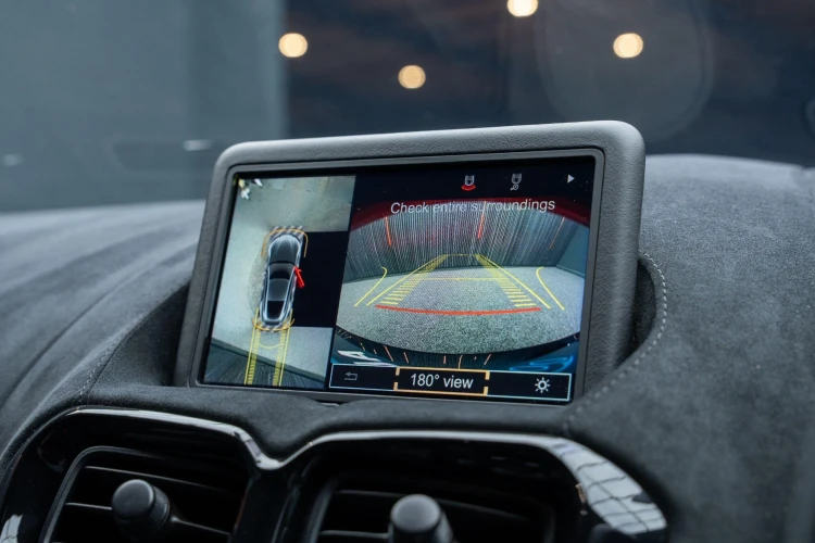 Vehicle Image 9