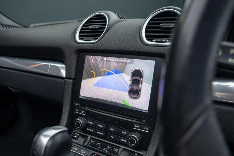 Vehicle Image 9