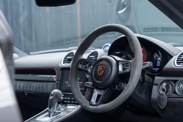 Vehicle Image 4