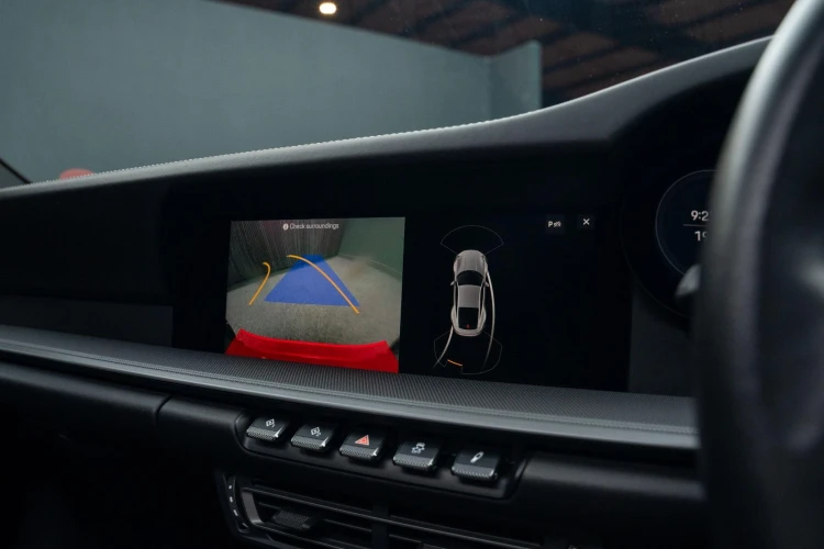 Vehicle Image 6