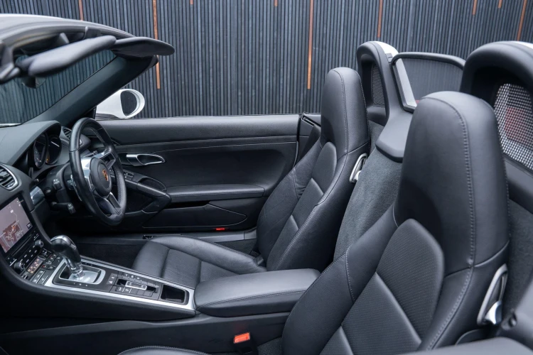 Vehicle Image 36