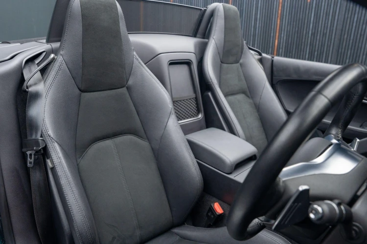 Vehicle Image 12