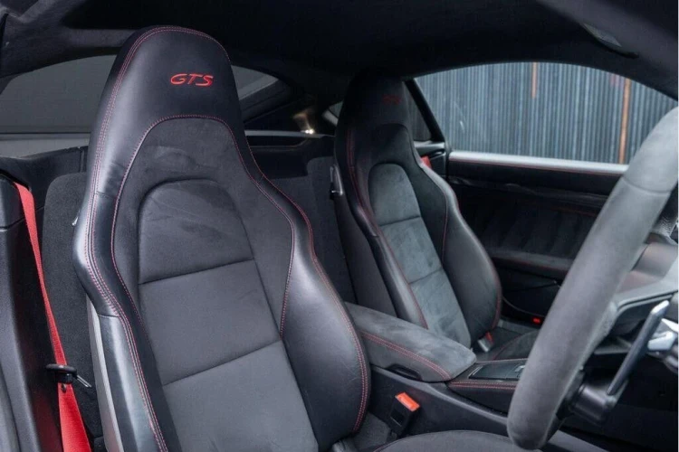 Vehicle Image 12