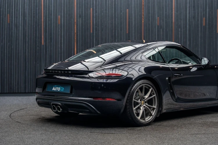Vehicle Image 21