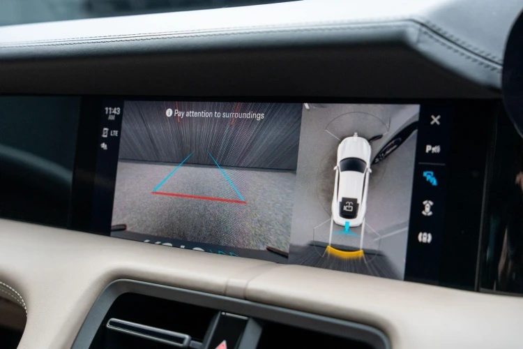 Vehicle Image 10