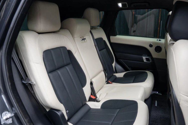 Vehicle Image 14
