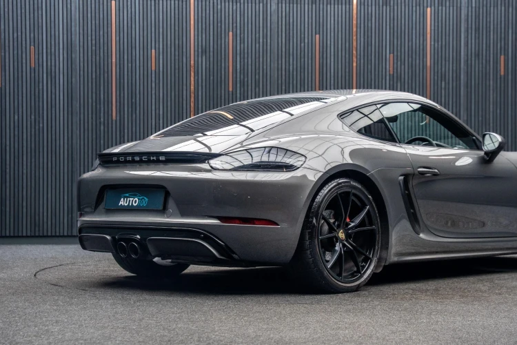 Vehicle Image 21