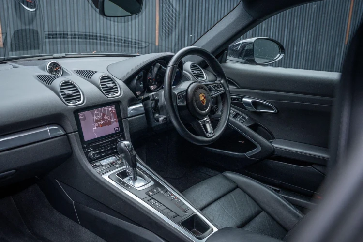 Vehicle Image 38