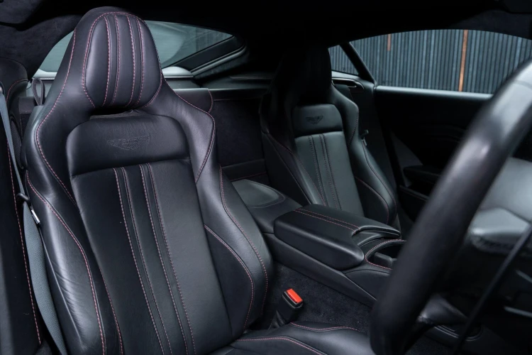 Vehicle Image 12