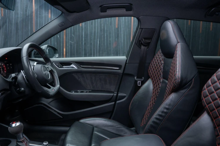 Vehicle Image 48