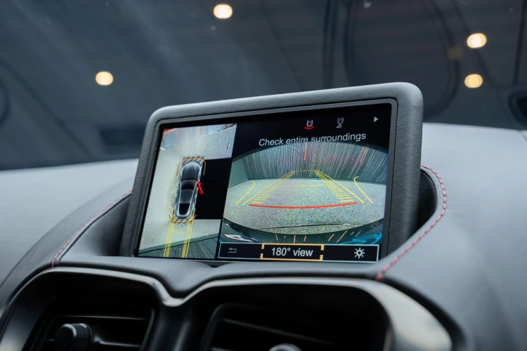 Vehicle Image 6
