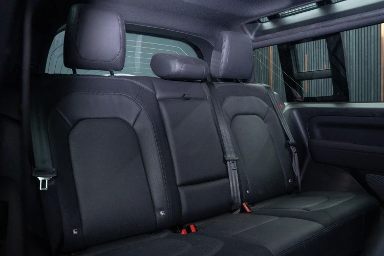 Vehicle Image 14
