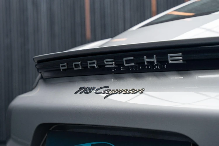 Vehicle Image 25