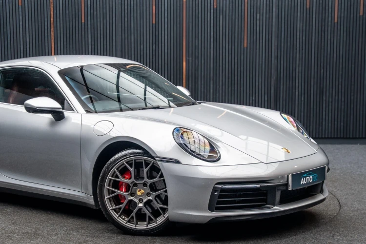 Vehicle Image 9