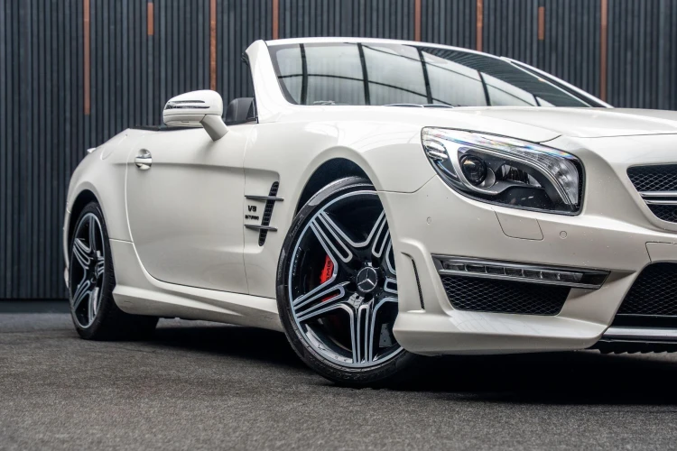 Vehicle Image 9