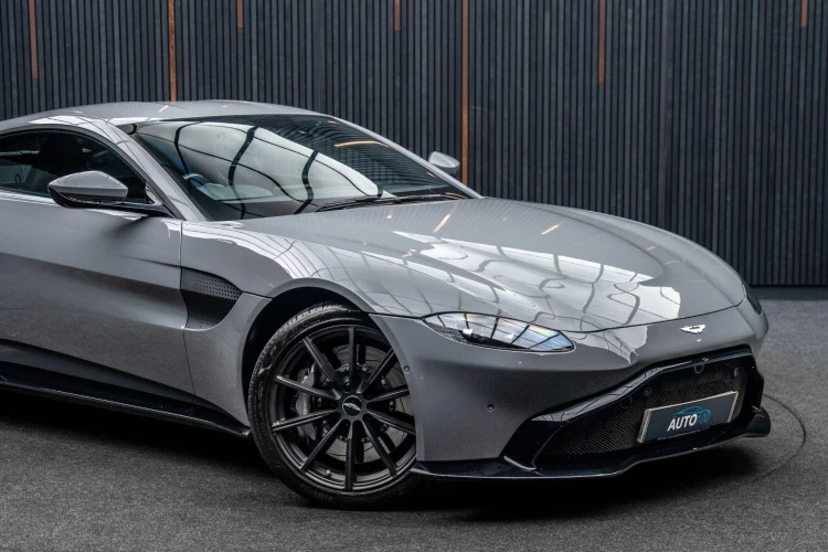 Vehicle Image 10