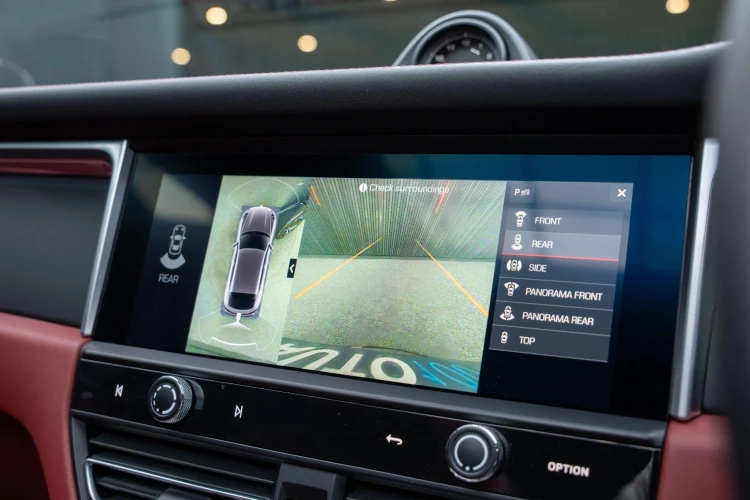 Vehicle Image 10