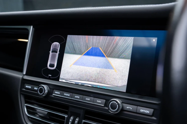 Vehicle Image 8