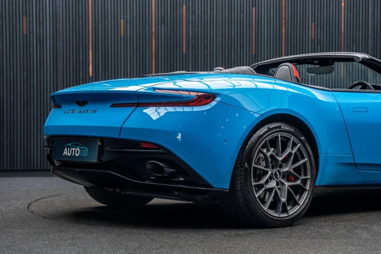 Vehicle Image 23