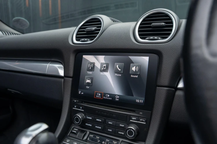 Vehicle Image 6