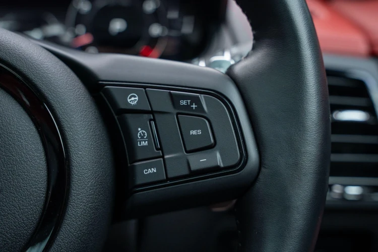 Vehicle Image 38