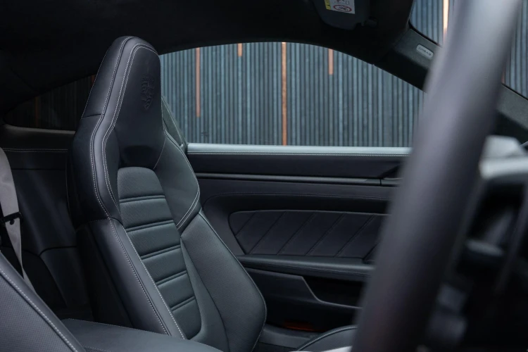 Vehicle Image 38