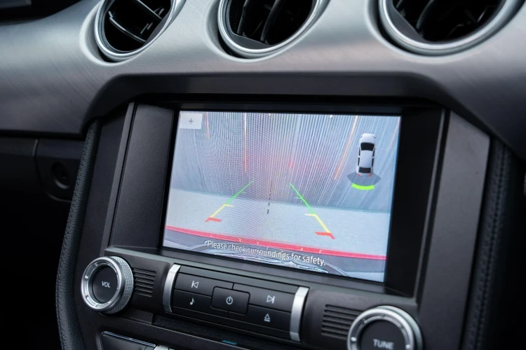 Vehicle Image 6