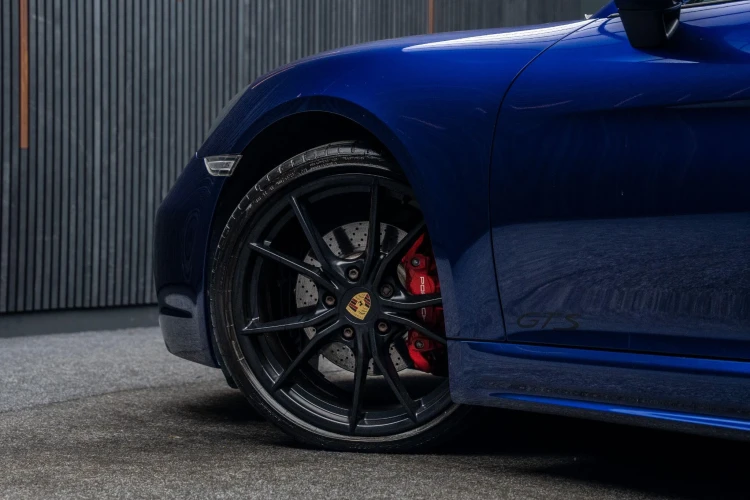 Vehicle Image 15