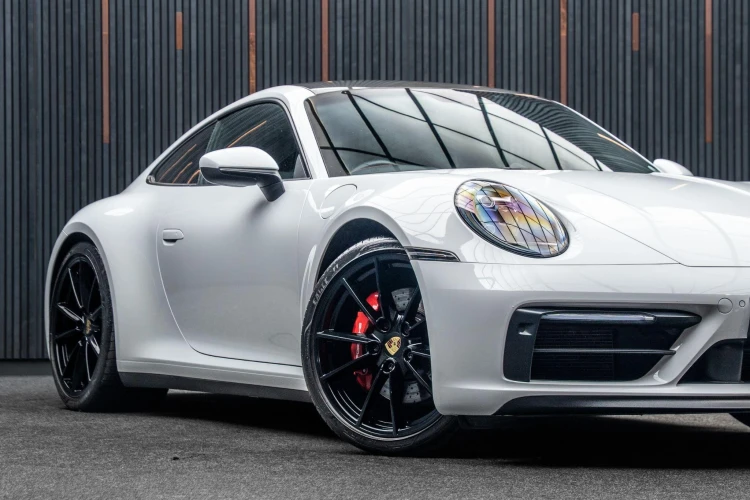 Vehicle Image 9