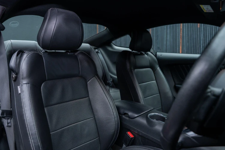 Vehicle Image 12