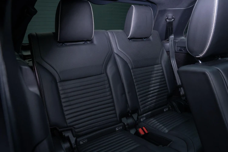 Vehicle Image 16