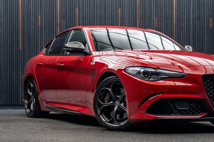 Vehicle Image 9