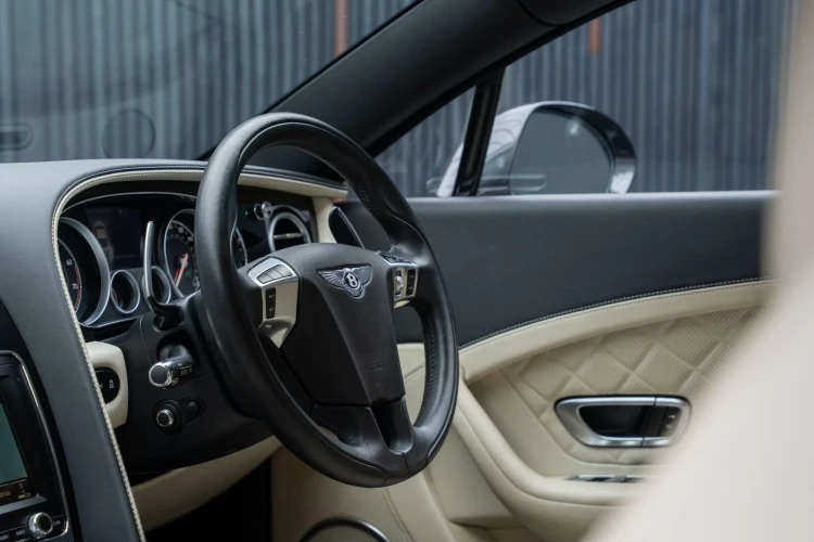 Vehicle Image 35