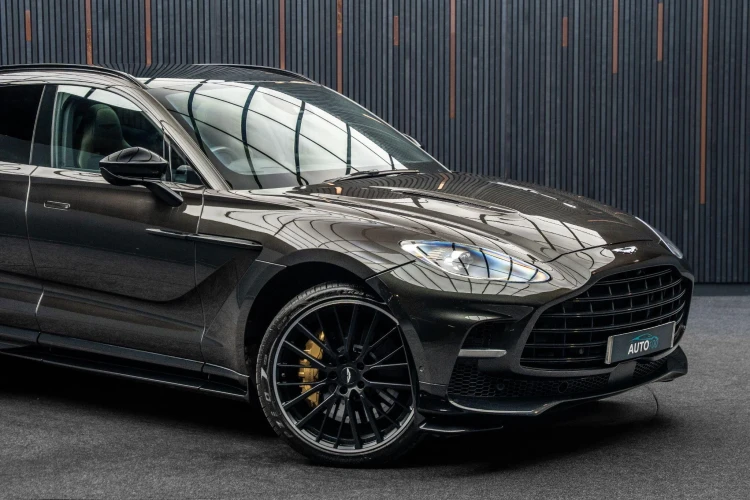 Vehicle Image 9