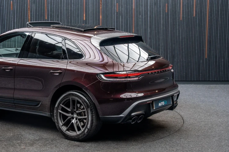 Vehicle Image 19