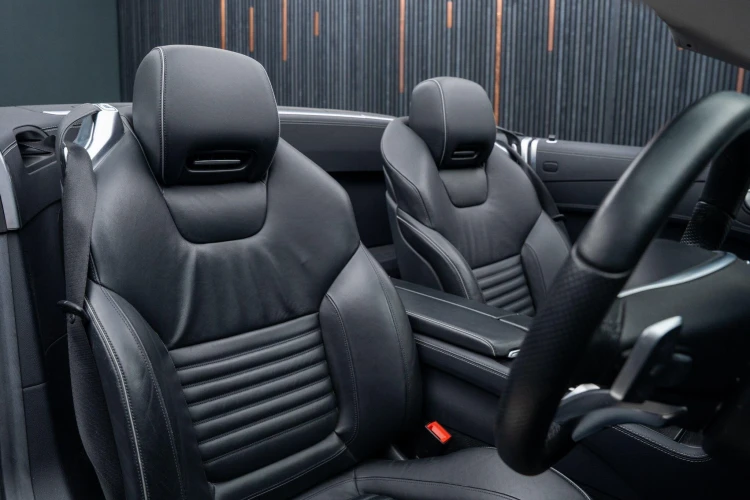 Vehicle Image 12