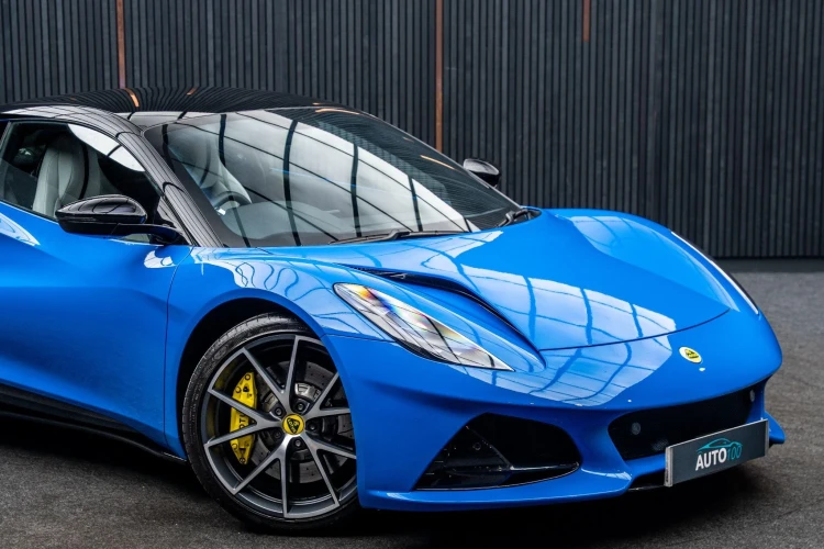 Vehicle Image 9