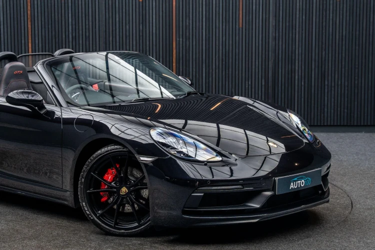 Vehicle Image 8