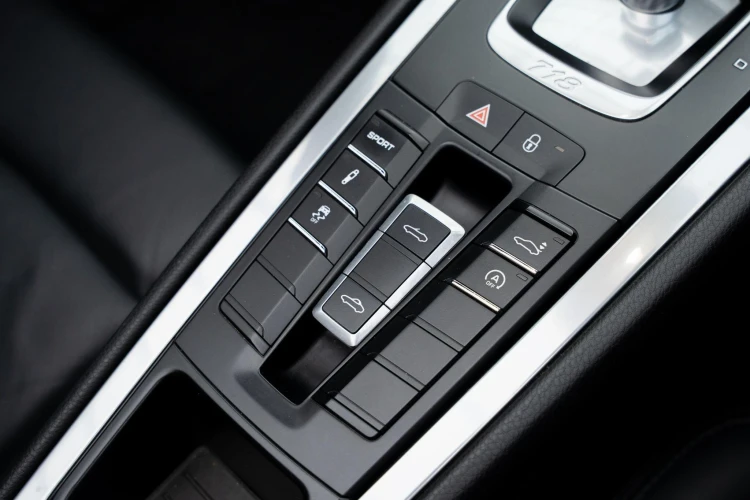 Vehicle Image 22