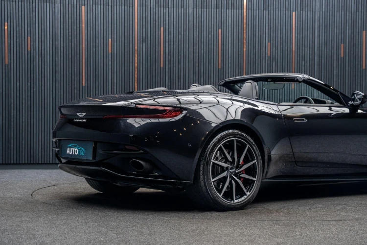 Vehicle Image 23