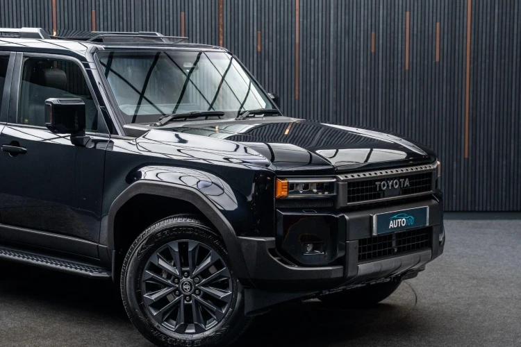 Vehicle Image 9
