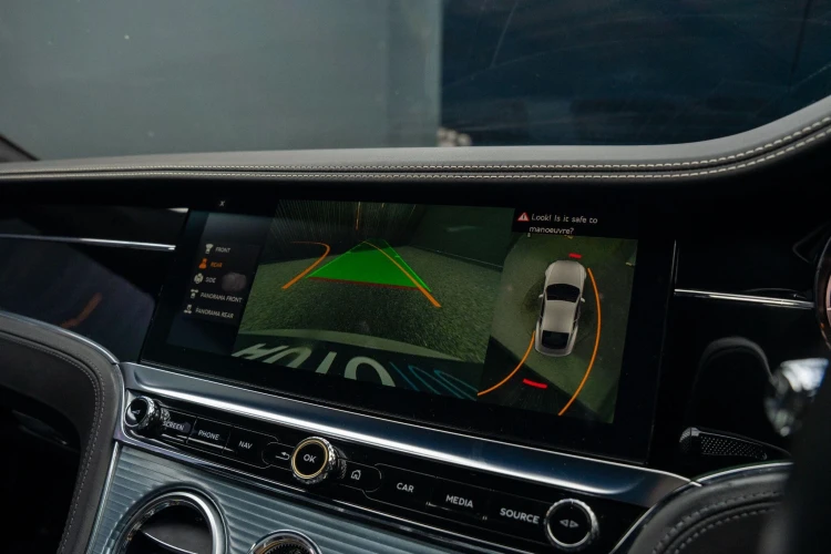 Vehicle Image 8