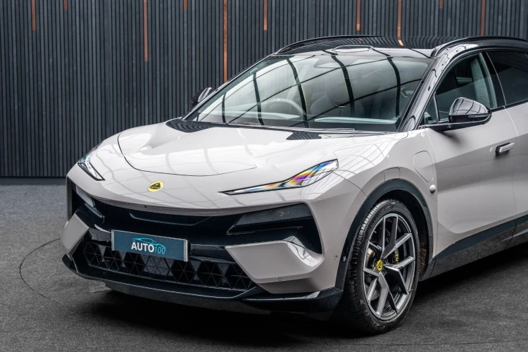 Vehicle Image 5