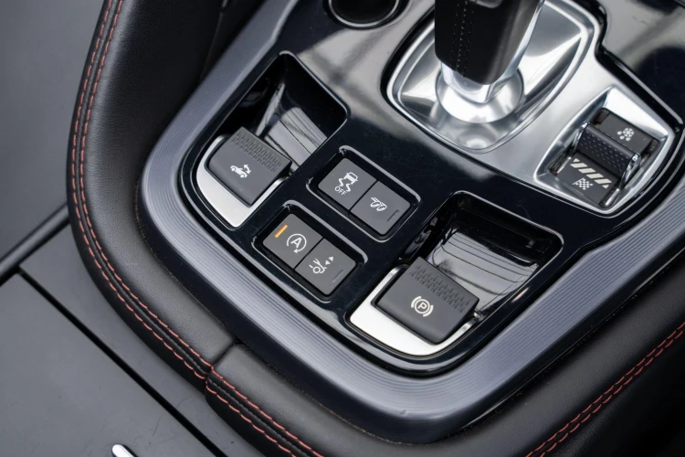 Vehicle Image 30