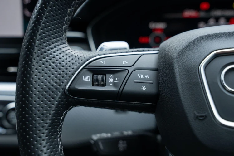 Vehicle Image 22