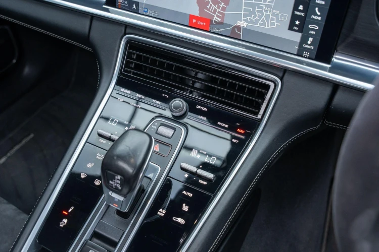 Vehicle Image 35