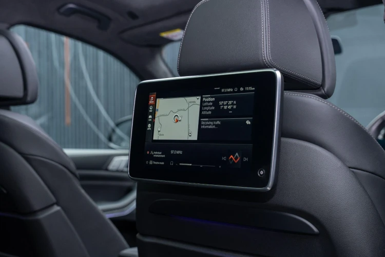 Vehicle Image 10